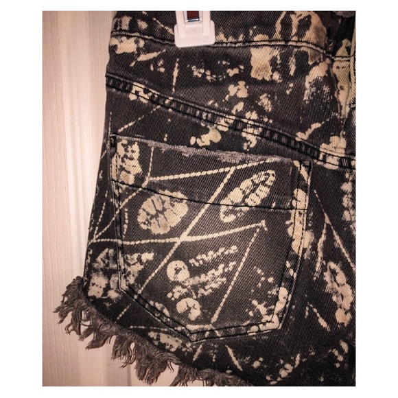 Free People Brown Acid Washed Jean Shorts. - Picture 5 of 5